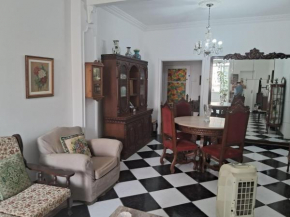 Apartamento junto à praia, comércio e metrô